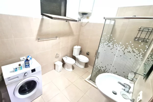 Shtepi me qera Apartament ne Tirane, 2+1, Mobilimi E mobiluar, Pagesa 38,000  Leke.