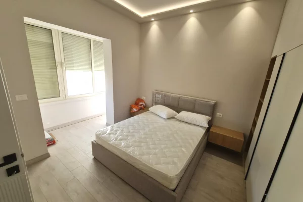 Shtepi me qera Apartament ne Tirane, 1+1, Mobilimi E mobiluar, Pagesa 750  Euro.