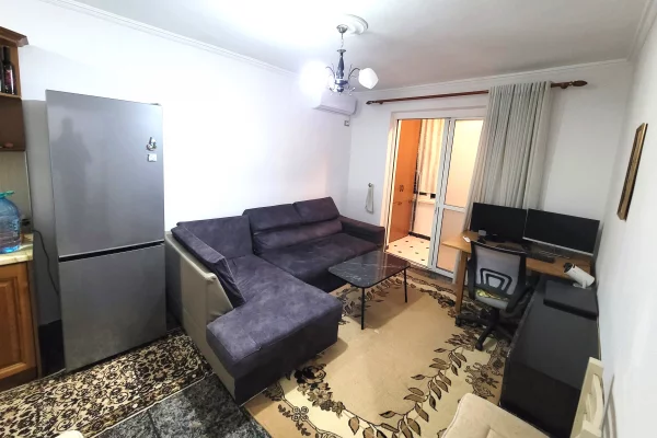 Shtepi me qera Apartament ne Tirane, 1+1, Mobilimi E mobiluar, Pagesa 40,000  Leke.