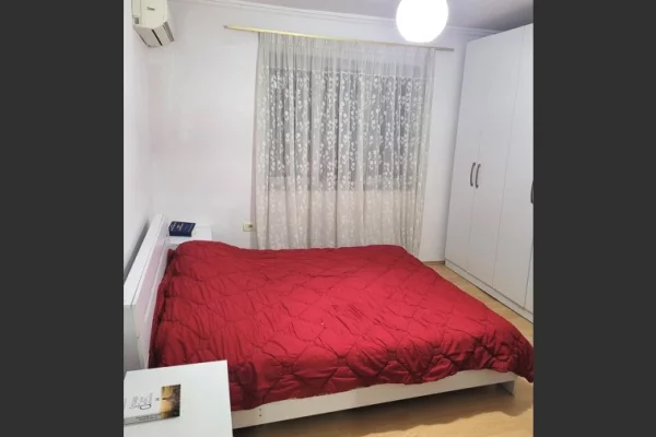 Shtepi me qera Apartament ne Tirane, 1+1, Mobilimi E mobiluar, Pagesa 40,000  Leke.