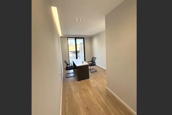 Ambient biznesi me qera 3+1 ne Tirane - 700 Euro