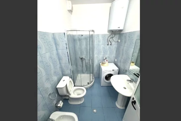 Shtepi me qera Apartament ne Tirane, 1+1, Mobilimi E mobiluar, Pagesa 38,000  Leke.