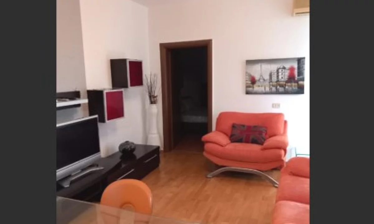 Shtepi me qera Apartament ne Tirane, 1+1, Mobilimi E mobiluar, Pagesa 60,000  Leke.