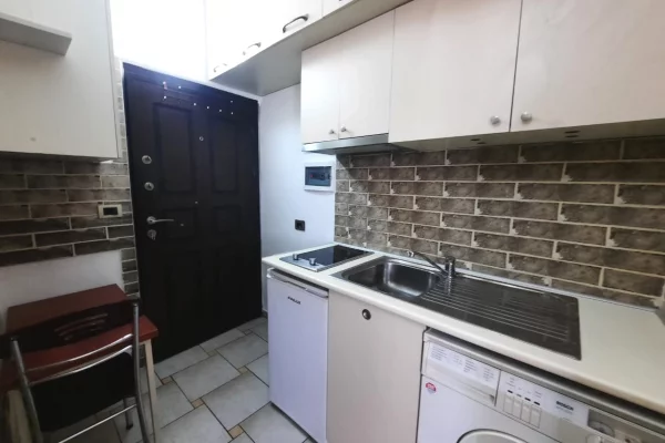 Shtepi me qera Garsoniere ne Tirane - 36,000 Leke