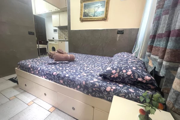 Shtepi me qera Apartament ne Tirane, Garsoniere, Mobilimi E mobiluar, Pagesa 36,000  Leke.