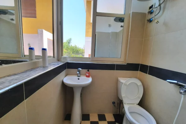 Shtepi me qera Apartament ne Tirane, Garsoniere, Mobilimi E mobiluar, Pagesa 36,000  Leke.