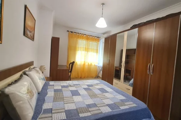 Shtepi me qera Apartament ne Tirane, 2+1, Mobilimi E mobiluar, Pagesa 60,000  Leke.