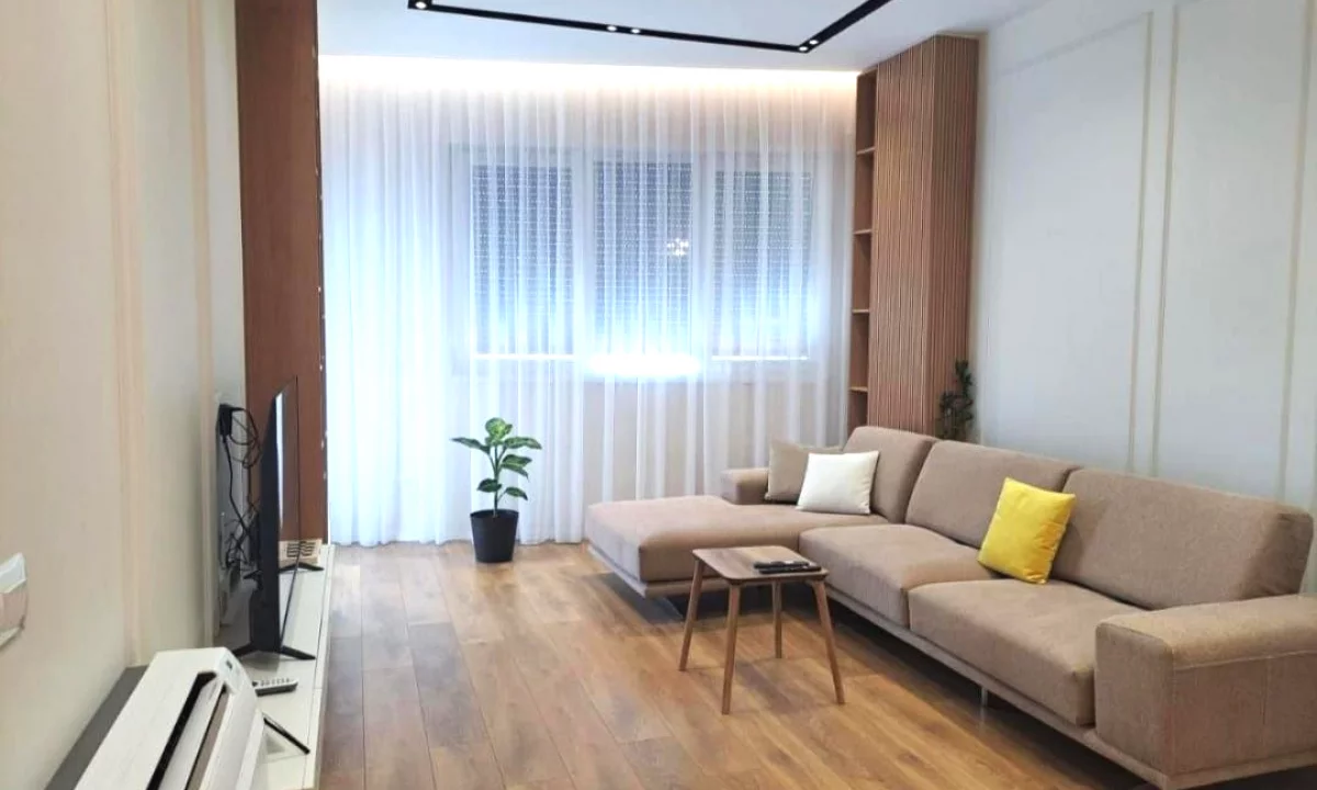 Shtepi me qera Apartament ne Tirane, 1+1, Mobilimi E mobiluar, Pagesa 550  Euro.