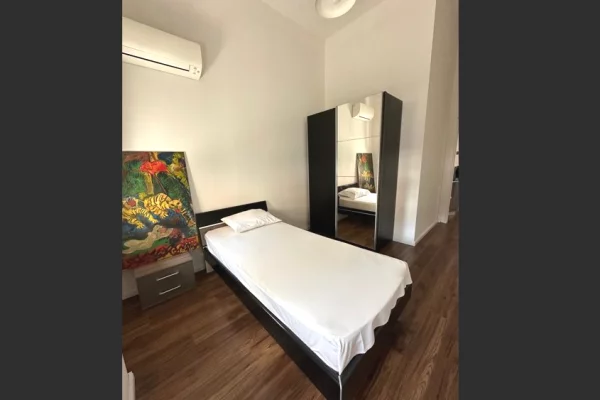 Shtepi me qera Apartament ne Tirane, 2+1, Mobilimi E mobiluar, Pagesa 65,000  Leke.