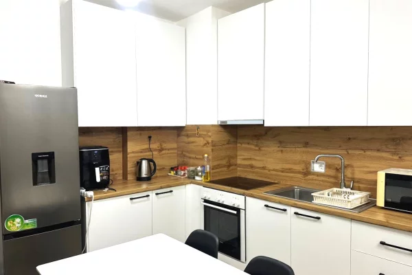 Shtepi me qera 2+1 ne Tirane - 45,000 Leke