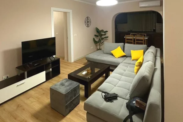 ✅ Apartament 2+1 me Qera te 21-Dhjetori prane ish Fushes se Aviacionit (full i mobiluar) ✅