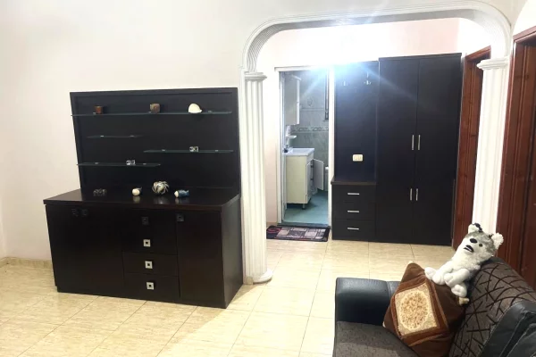 Shtepi me qera Apartament ne Tirane, 2+1, Mobilimi E mobiluar, Pagesa 50,000  Leke.