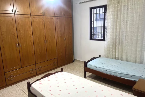 Shtepi me qera Apartament ne Tirane, 2+1, Mobilimi E mobiluar, Pagesa 50,000  Leke.