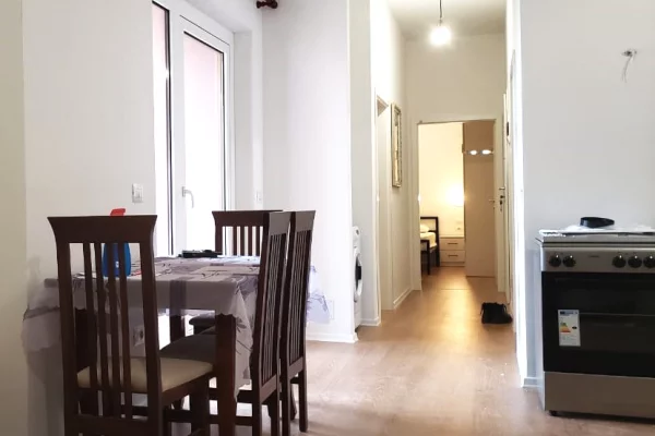 Appartamento in affitto a Tirana 2+1, Arredato