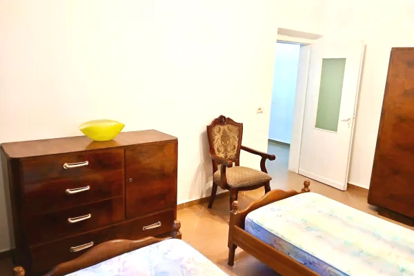 Appartamento in affitto a Tirana 1+1, Arredato