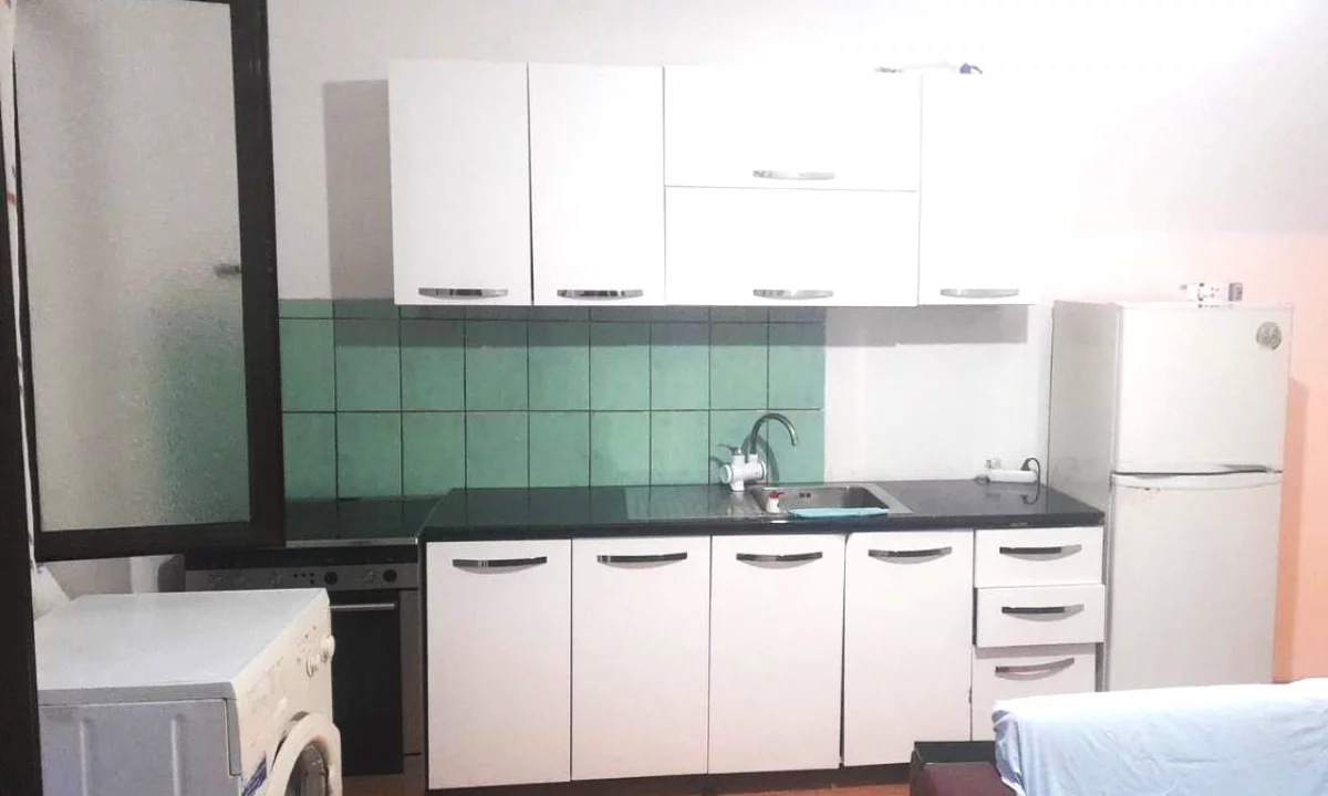 Shtepi me qera Apartament ne Tirane, 1+1, Mobilimi E mobiluar, Pagesa 35,000  Leke.