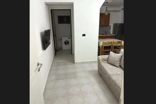 Shtepi me qera Apartament ne Tirane, Garsoniere, Mobilimi E mobiluar, Pagesa 450  Euro.