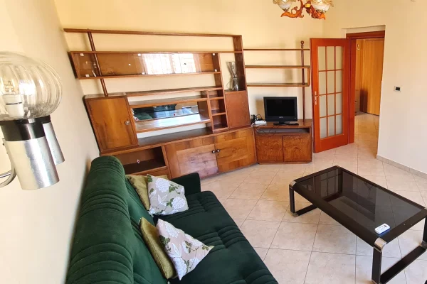 ✅ Apartament 2+1 me Qera prane Pazarit te Ri tek Optika Roma ✅ 