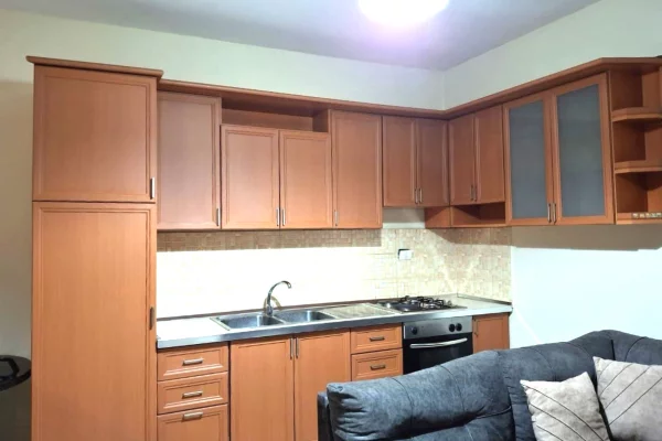 Appartamento in affitto a Tirana 1+1, Arredato