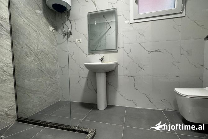 Shtepi me qera 2+1 ne Tirane - 50,000 Leke