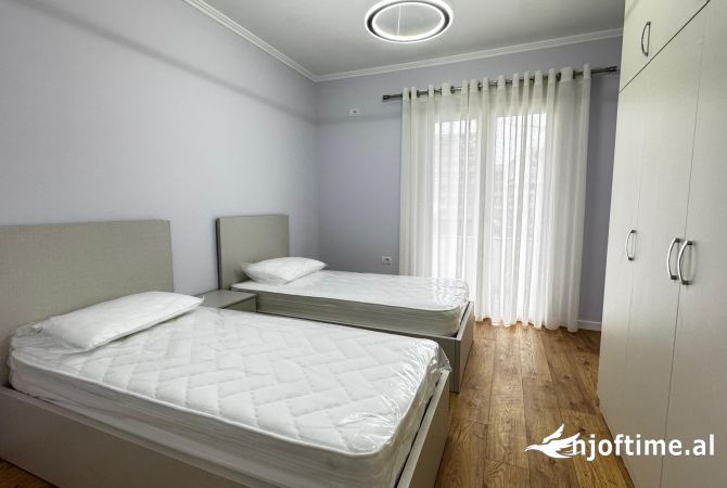Shtepi me qera Apartament ne Tirane, 2+1, Mobilimi E mobiluar, Pagesa 50,000  Leke.