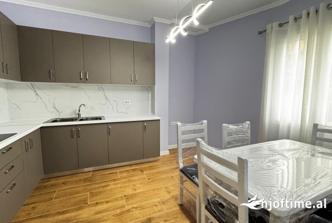 Shtepi me qera Apartament ne Tirane, 2+1, Mobilimi E mobiluar, Pagesa 50,000  Leke.