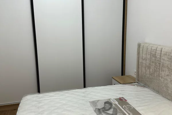 Shtepi me qera Apartament ne Tirane, 1+1, Mobilimi E mobiluar, Pagesa 450  Euro.