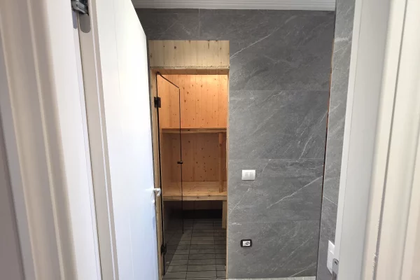 Shtepi me qera Penthose(kati i fundit panoramik) ne Tirane, 2+1, Mobilimi E mobiluar, Pagesa 1,600  Euro.