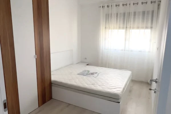 Shtepi me qera Apartament ne Tirane, 2+1, Mobilimi E mobiluar, Pagesa 57,000  Leke.