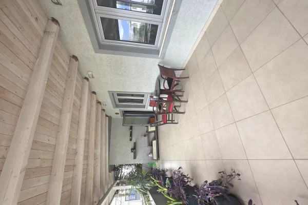 Shtepi me qera Duplex(shtepi me 2 kate) ne Tirane, 3+1, Mobilimi E mobiluar, Pagesa 100,000  Leke.