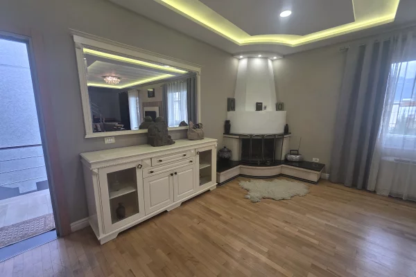 Shtepi me qera Duplex(shtepi me 2 kate) ne Tirane, 3+1, Mobilimi E mobiluar, Pagesa 100,000  Leke.