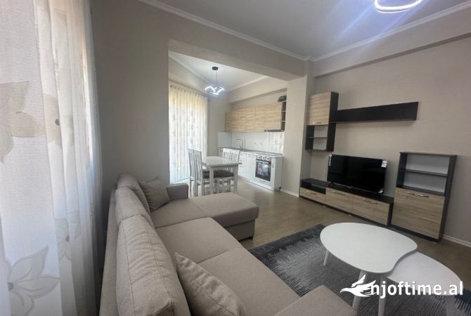 Shtepi me qera Apartament ne Tirane, 1+1, Mobilimi E mobiluar, Pagesa 600  Euro.