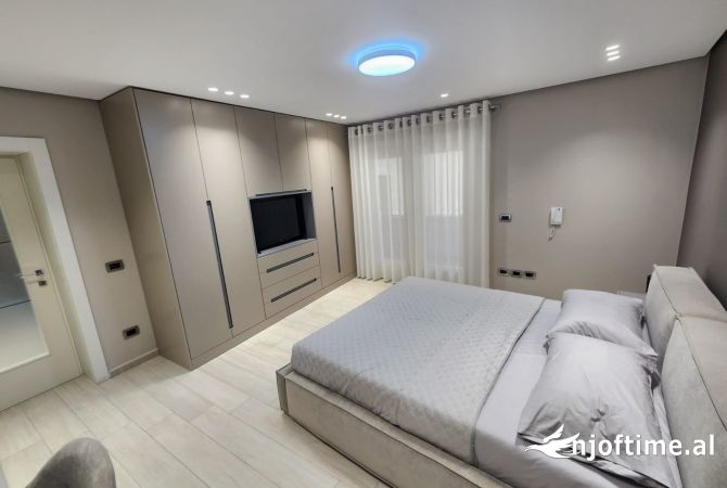 Shtepi me qera 2+1 ne Tirane - 900 Euro