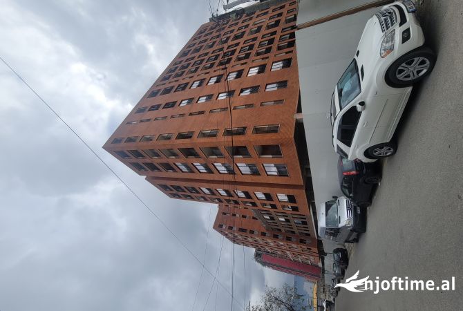 Shtepi ne shitje Apartament ne Tirane, 1+1, Mobilimi Bosh, pa mobiluar, Pagesa 107,000  Euro.