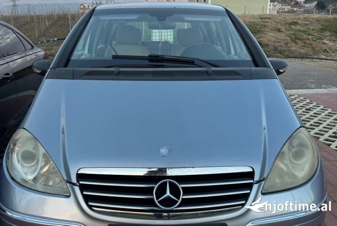 Makina ne shitje  ne Tirane - 2,900 Euro