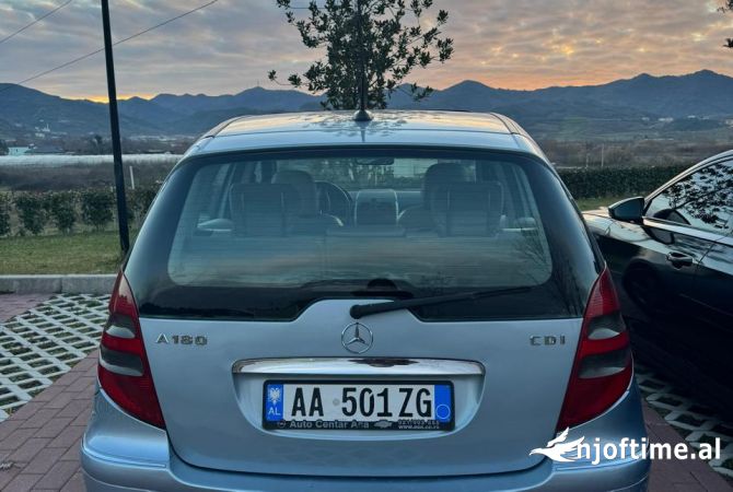 Makina ne shitje  ne Tirane - 2,900 Euro
