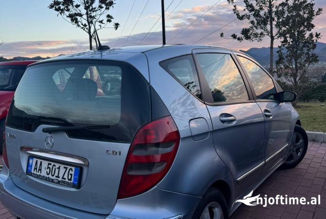 Makina ne shitje  ne Tirane - 2,900 Euro