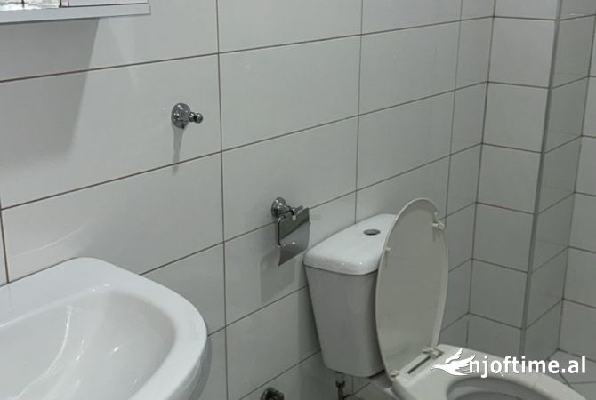Shtepi me qera Apartament ne Tirane, 2+1, Mobilimi E mobiluar, Pagesa 600  Euro.