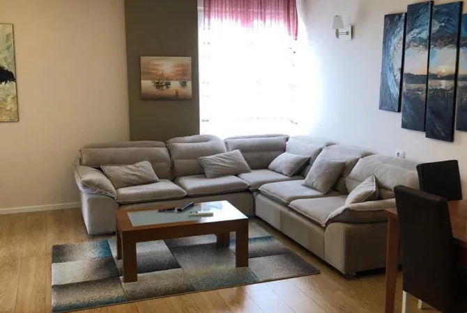 Shtepi me qera 2+1 ne Tirane - 700 Euro