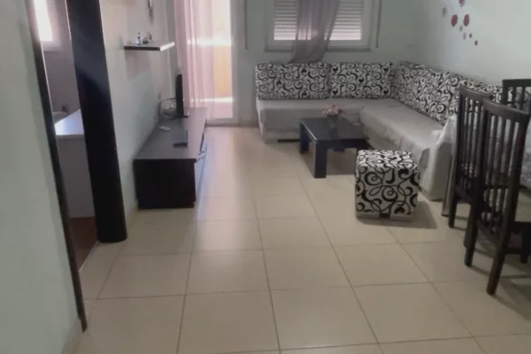 Shtepi me qera 1+1 ne Tirane - 380 Euro