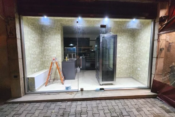 Ambient biznesi me qera 1+1 ne Tirane - 40,000 Leke