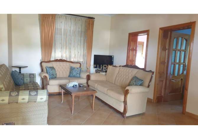 Shtepi ne shitje Shtepi Private ne Tirane, 6+1, Mobilimi Bosh, pa mobiluar, Pagesa 380,000  Euro.