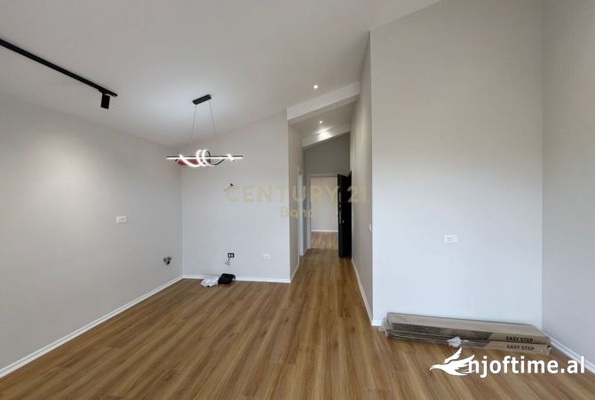 Shtepi ne shitje Apartament ne Durres, 1+1, Mobilimi Bosh, pa mobiluar, Pagesa 100,500  Euro.