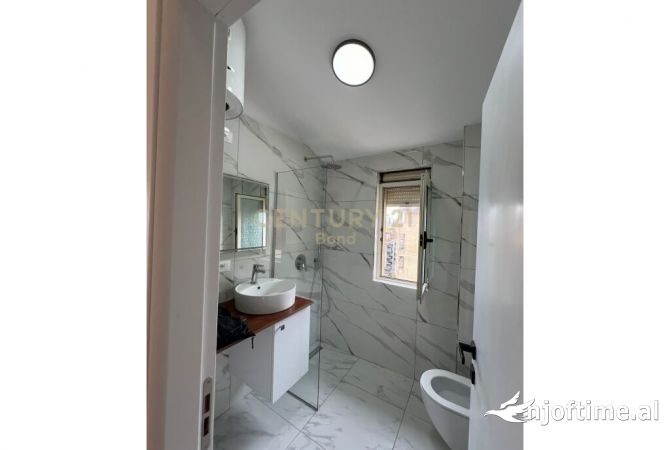 Shtepi ne shitje Apartament ne Durres, 1+1, Mobilimi Bosh, pa mobiluar, Pagesa 100,500  Euro.