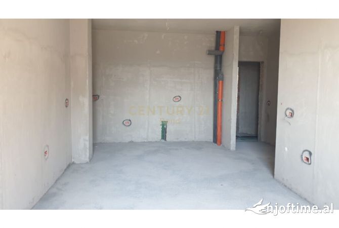 Shtepi ne shitje Apartament ne Tirane, 1+1, Mobilimi Bosh, pa mobiluar, Pagesa 162,000  Euro.