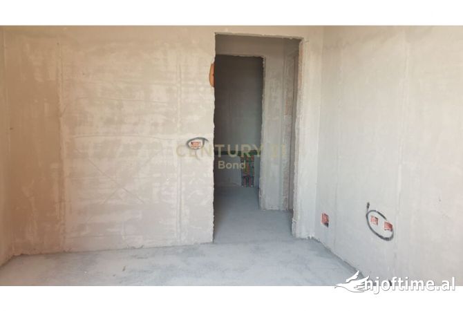 Shtepi ne shitje Apartament ne Tirane, 1+1, Mobilimi Bosh, pa mobiluar, Pagesa 162,000  Euro.