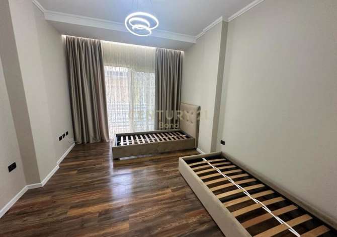 Shtepi ne shitje Apartament ne Durres, 2+1, Mobilimi E mobiluar, Pagesa 275,000  Euro.