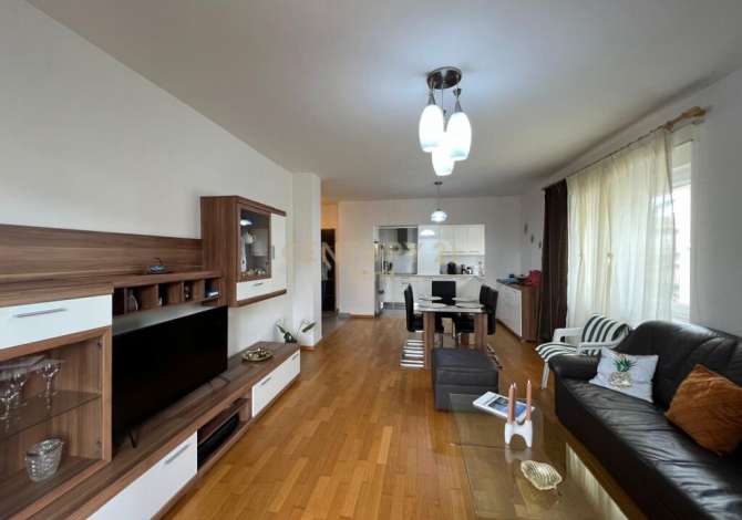 Shtepi me qera 2+1 ne Tirane - 1,000 Euro