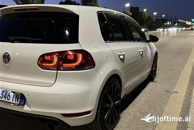 Makina ne shitje ne Tirane, Volkswagen, 2011 Diesel,Kambio Automatik Pagesa 7,900  Euro.