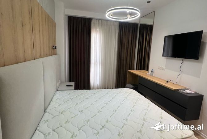 Shtepi me qera Apartament ne Tirane, 2+1, Mobilimi E mobiluar, Pagesa 1,500  Euro.